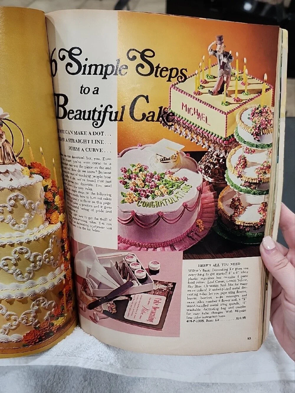VINTAGE 1976 WILTON YEARBOOK OF CAKE DECORATING